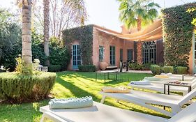 Villa Pauline With Private Pool & Garden, Hotel Service And No Insight.